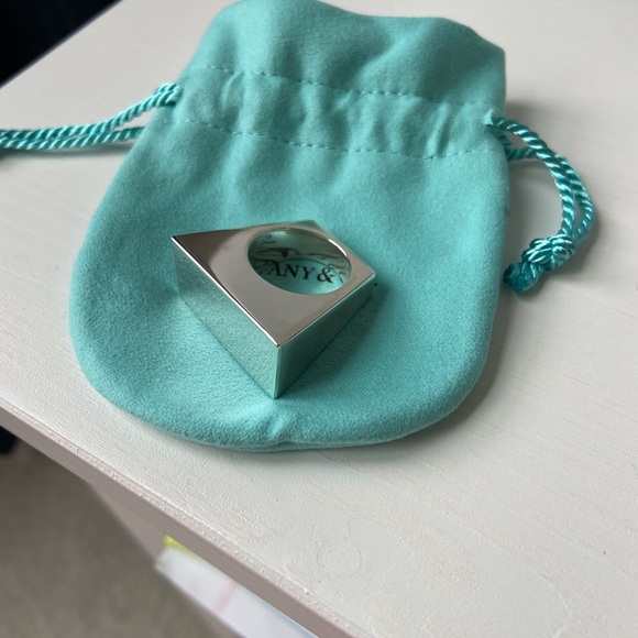 Tiffany & Co, out of retirement rectangle ring, size 6 - Picture 9 of 11
